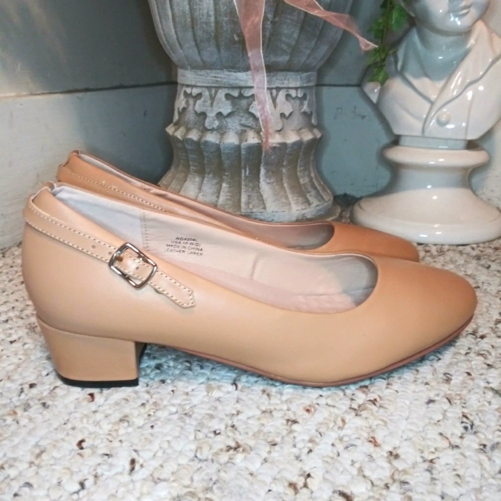 Propet Zuri (WDX004L) Oyster Swivel Strap Leather Mary Jane Wide Width Pumps - Picture 3 of 10